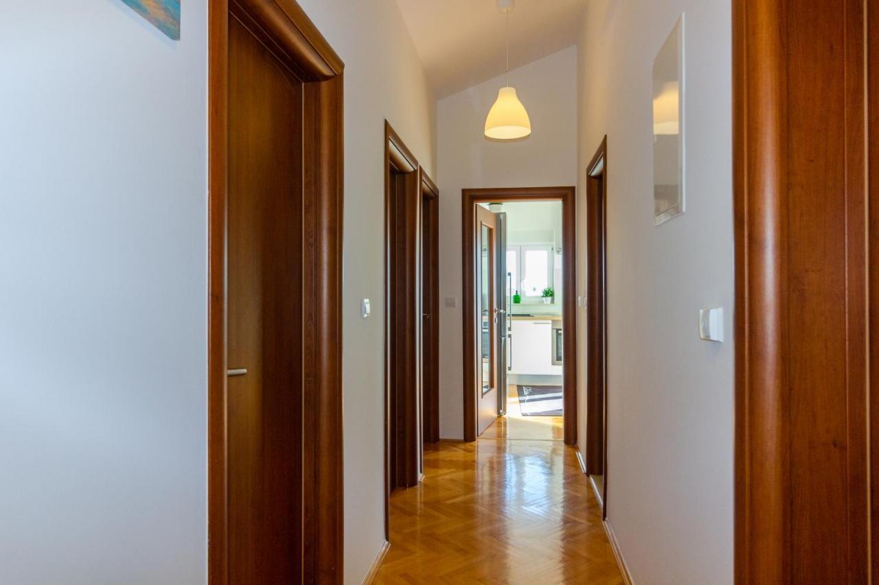 Omis Wind Rose Apartment Luaran gambar